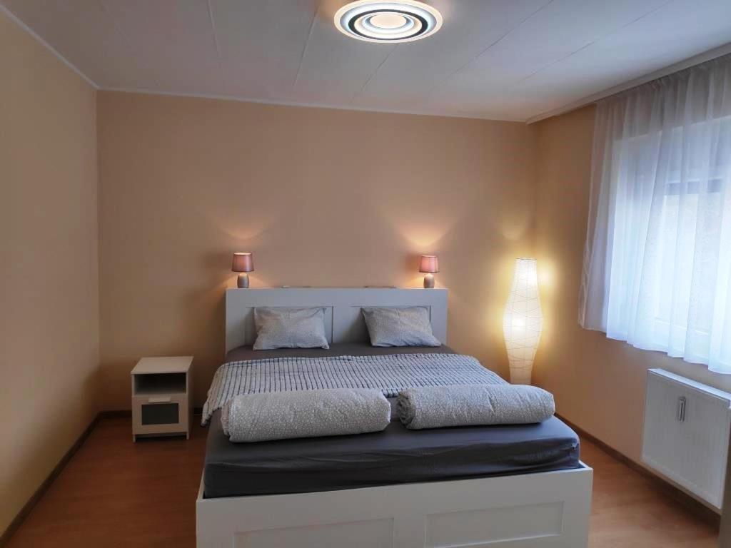 Апартаменты Koelcsey Apartman Сексард Экстерьер фото
