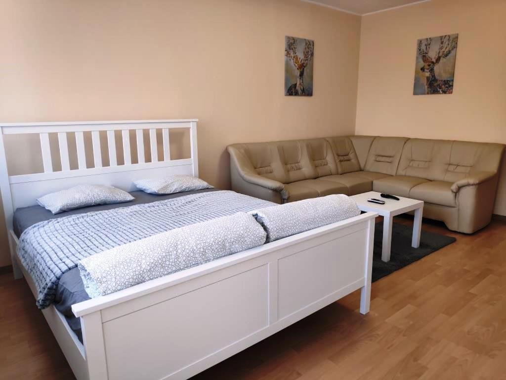 Апартаменты Koelcsey Apartman Сексард Экстерьер фото