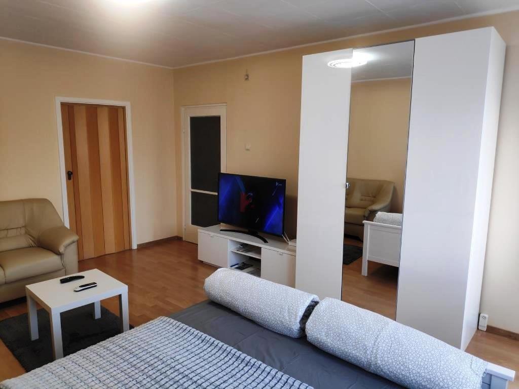 Апартаменты Koelcsey Apartman Сексард Экстерьер фото