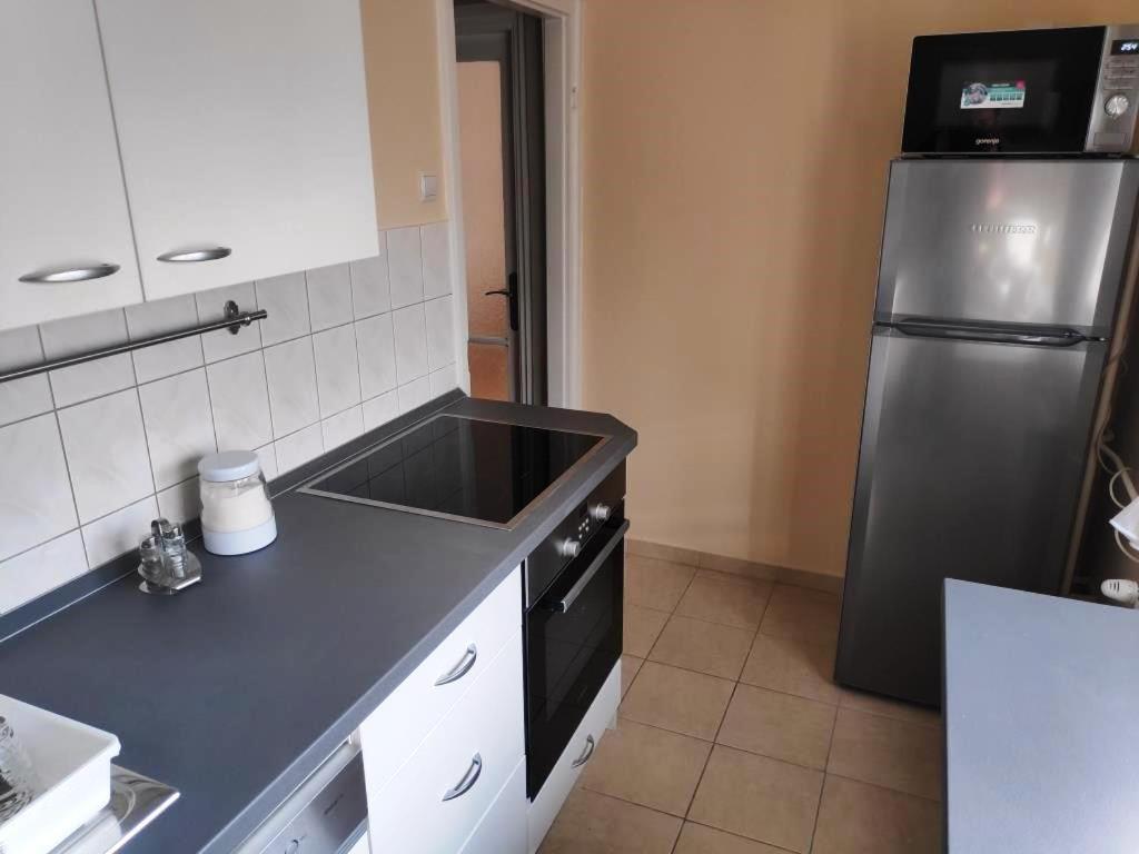 Апартаменты Koelcsey Apartman Сексард Экстерьер фото