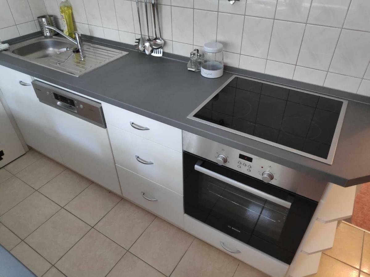 Апартаменты Koelcsey Apartman Сексард Экстерьер фото